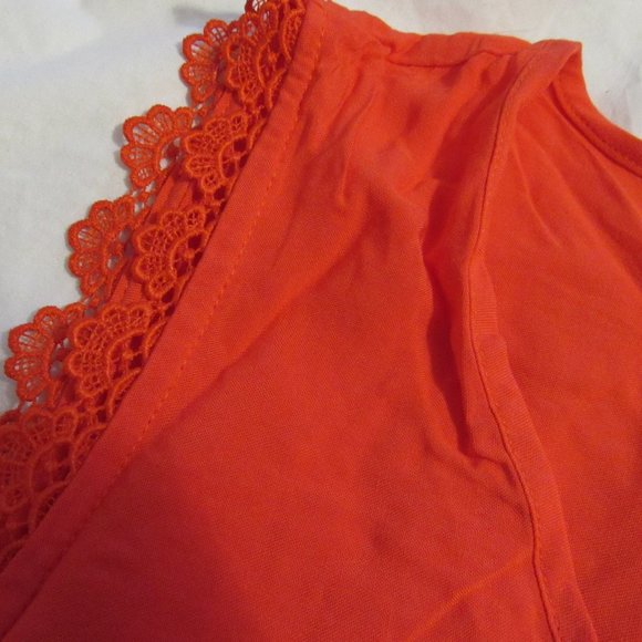 very nice top - Picture 3 of 3